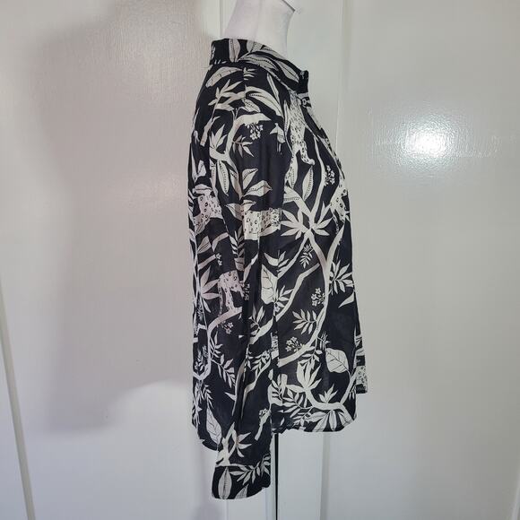 Talbots Size M Cotton Button Front Shirt Tropical Panther Black White Collared - Picture 3 of 9